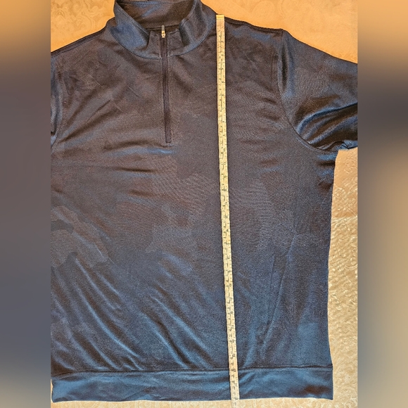 Med. Kirkland Signature Blue Quarter Zip Performance Pullover w/ Subtle Camo NWT - Picture 4 of 8